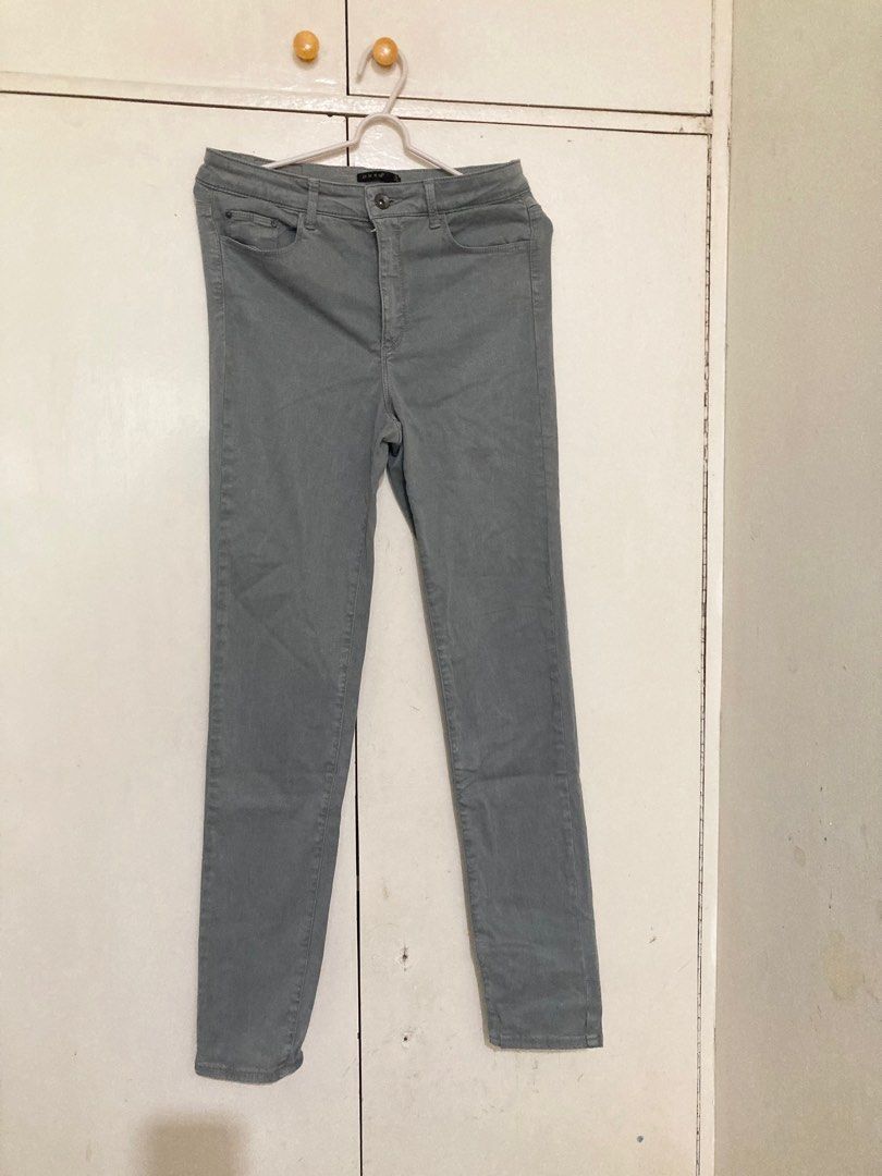 Skinny jeans (Category: Jeans) located in Manila. Submitted by franpan (Listing ID 1237876233, Image 2). Description: For sale Used twice only Size small From Turkey Shipping: LBC or J&T Payment: Gcash Message me for inquiries .