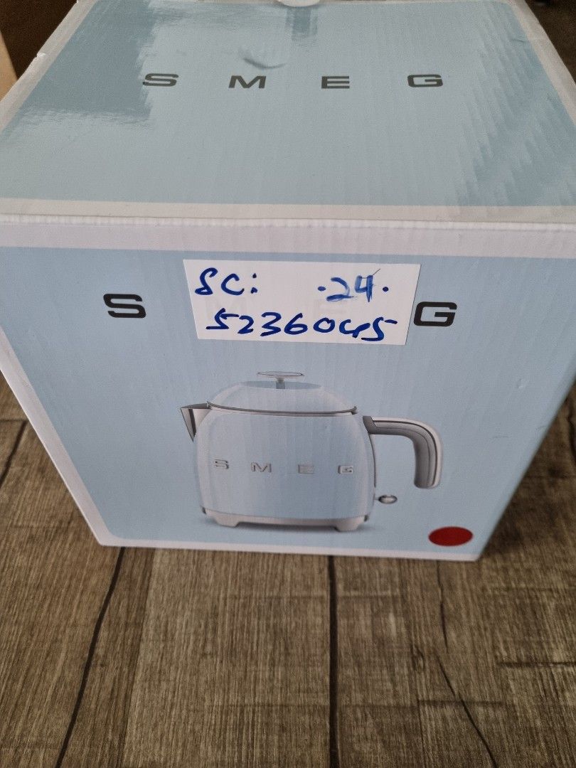 SMEG kettle, TV & Home Appliances, Kitchen Appliances, Kettles & Airpots on Carousell