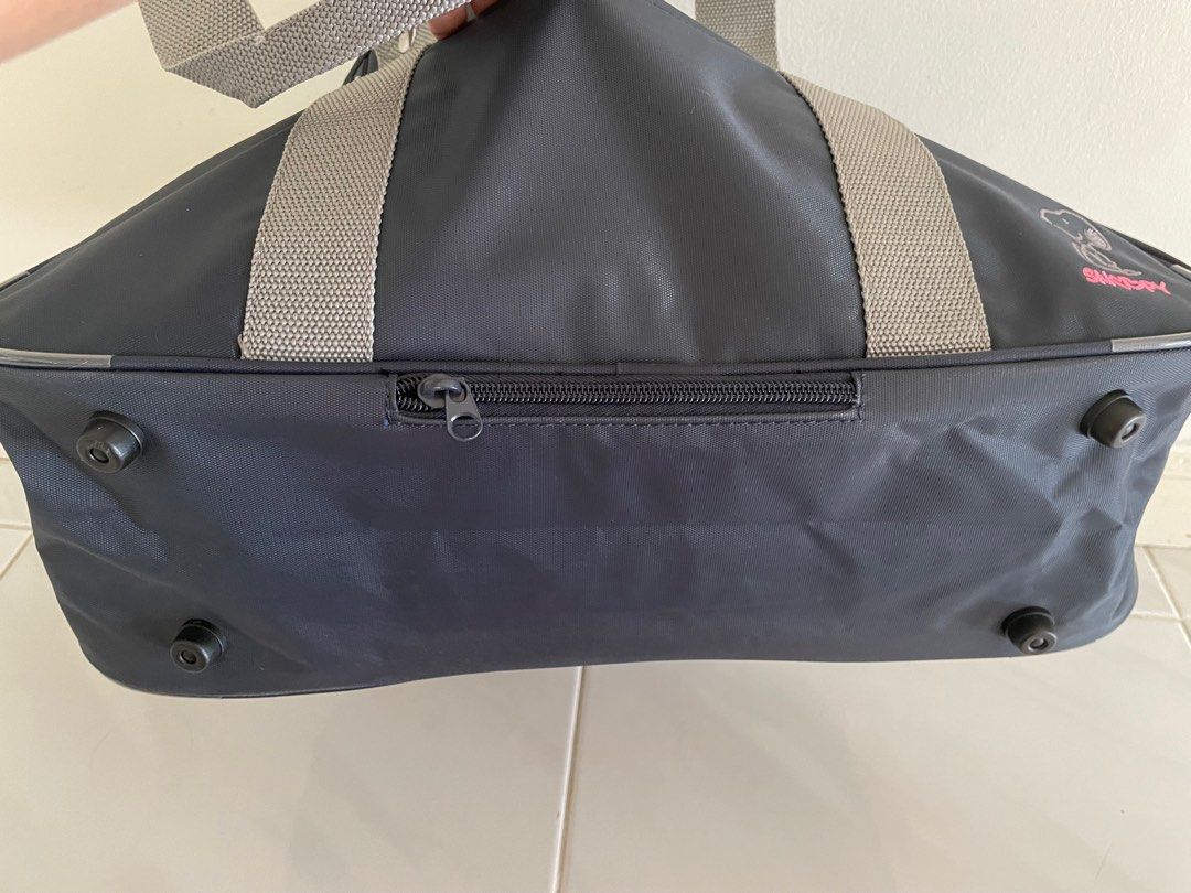 Snoopy Bag (Category: Backpacks) located in Kuala Lumpur. Submitted by trinketstoys21 (Listing ID 1237952834, Image 2). Description: Peanuts by Shchulz Polyester L 17" H 10.5" W 5.5" Never use With hard cover inside Postage or Self collect in Seri Maya Condo KL.
