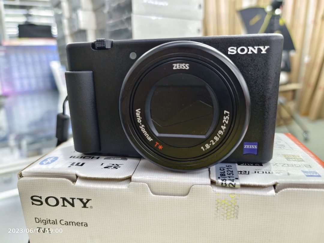 Sony ZV1 Digital Camera, Photography, Cameras on Carousell
