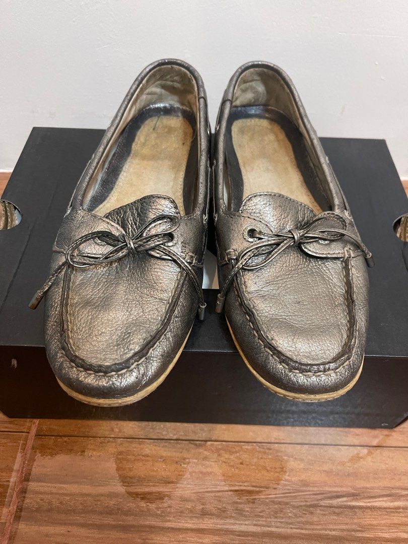 Sperry silver boat shoes top