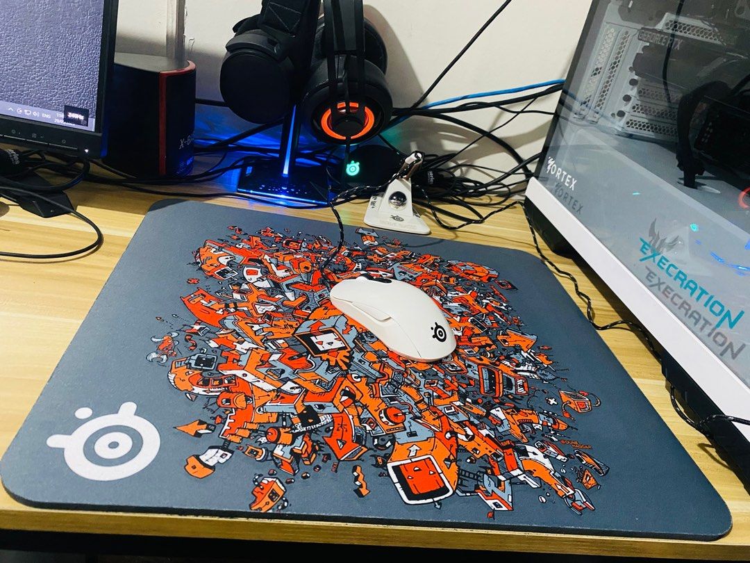 STEELSERIES QCK HEAVY XXL (Category: Mouse & Mousepads) located in Caloocan City. Submitted by lordjeff (Listing ID 1237914908, Image 3). Description: FOR SALE BRAND NEW STEELSERIES OCK HEAVY MOUSE PAD ! WE ALSO HAVE STEELSERIES GAMING HEADSET, MOUSE &BAG PM ME FOR MORE INFO LOCATION: CALOOCAN SOUTH MOD: LALAMOVE or LBC MOP: CASH or GCASH.