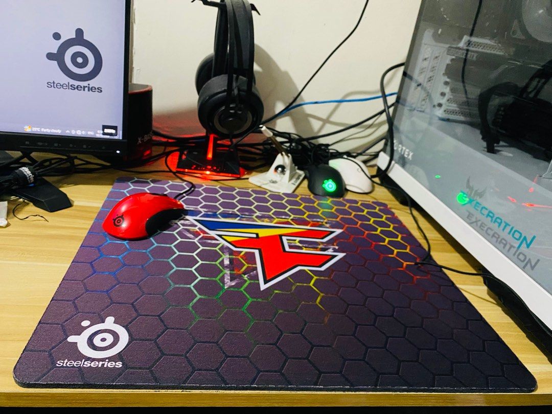 STEELSERIES QCK HEAVY XXL (Category: Mouse & Mousepads) located in Caloocan City. Submitted by lordjeff (Listing ID 1237915165, Image 2). Description: FOR SALE BRAND NEW STEELSERIES OCK HEAVY MOUSE PAD ! WE ALSO HAVE STEELSERIES GAMING HEADSET, MOUSE &BAG PM ME FOR MORE INFO LOCATION: CALOOCAN SOUTH MOD: LALAMOVE or LBC MOP: CASH or GCASH.