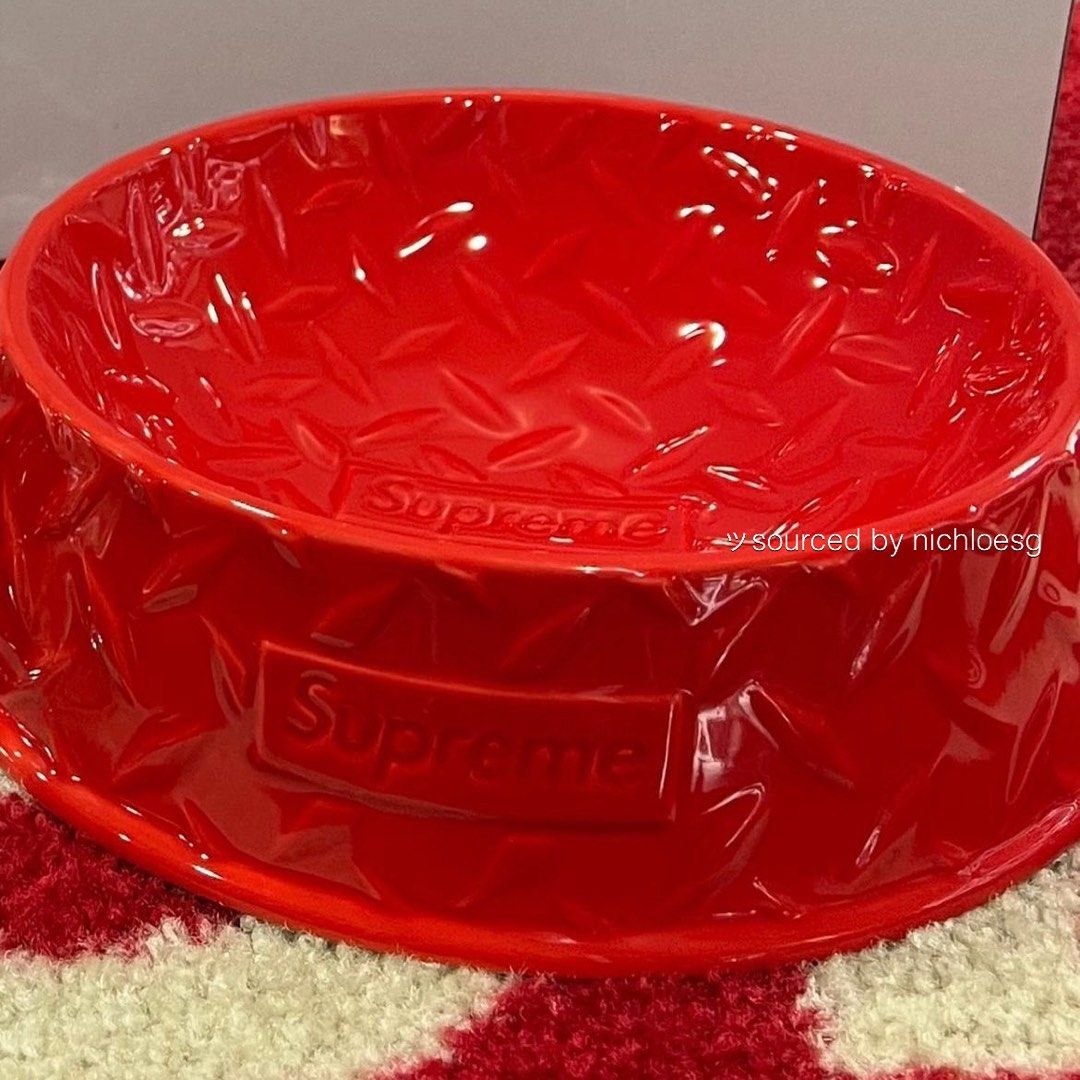 ランキング第1位 Supreme Diamond Plate Dog Bowl Red aaramrodrigues