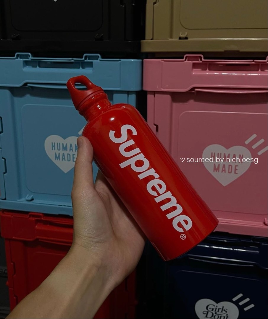 Supreme/SIGG Traveller 0.6L water bottle