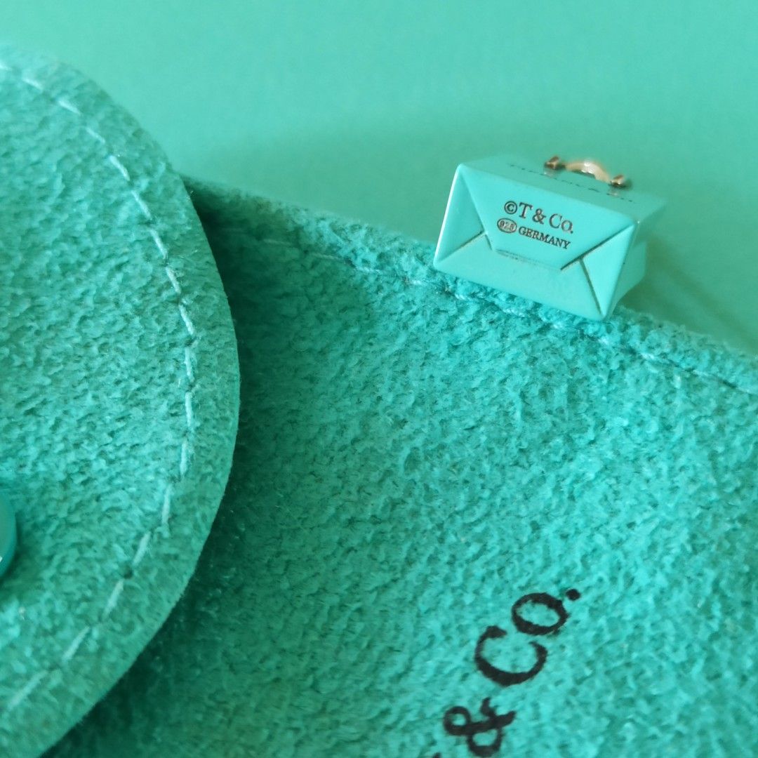 Tiffany & co shopping bag deals charm