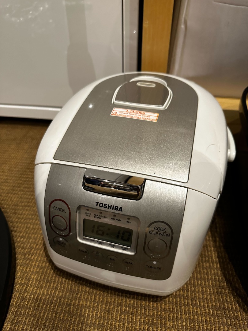 Toshiba Rice Cooker (Model RC10NMFEIS), TV & Home Appliances, Kitchen