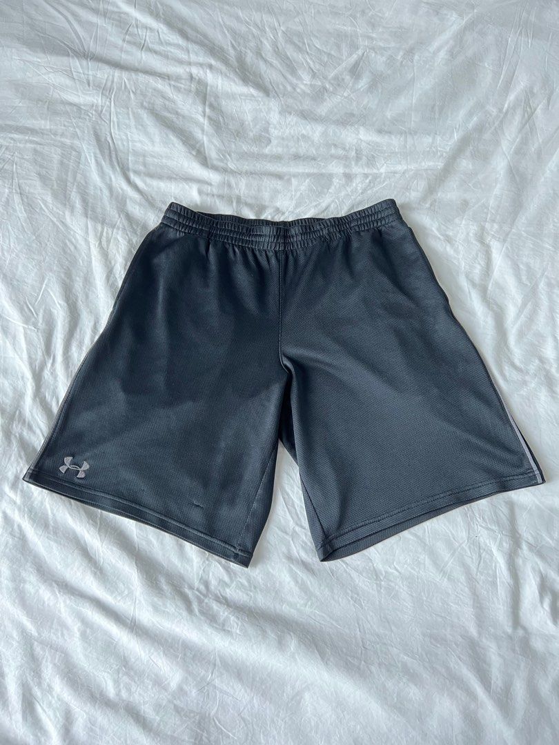Under armour loose heatgear shorts 2025