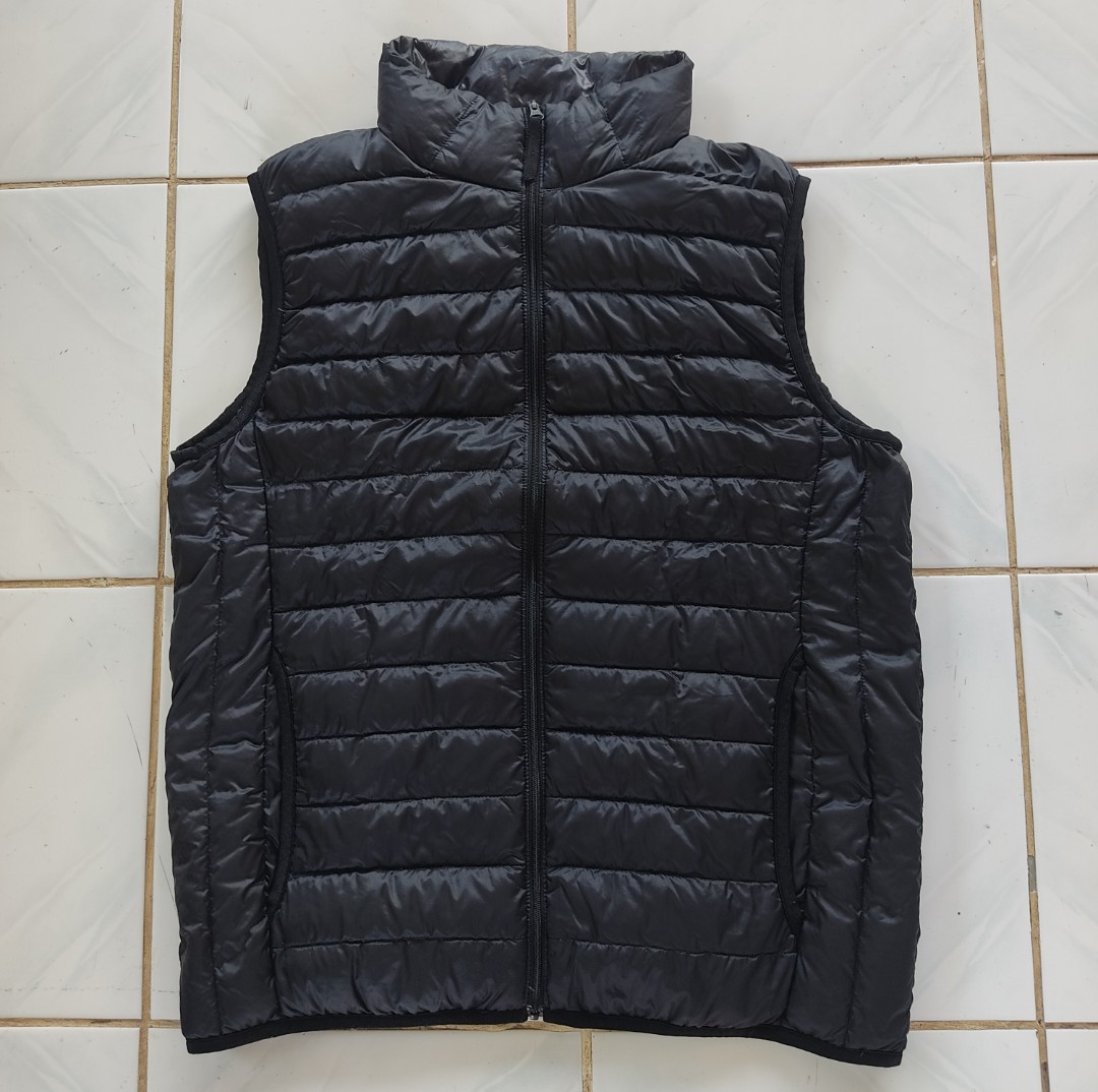 Uniqlo Puffer Vest (Large) on Carousell
