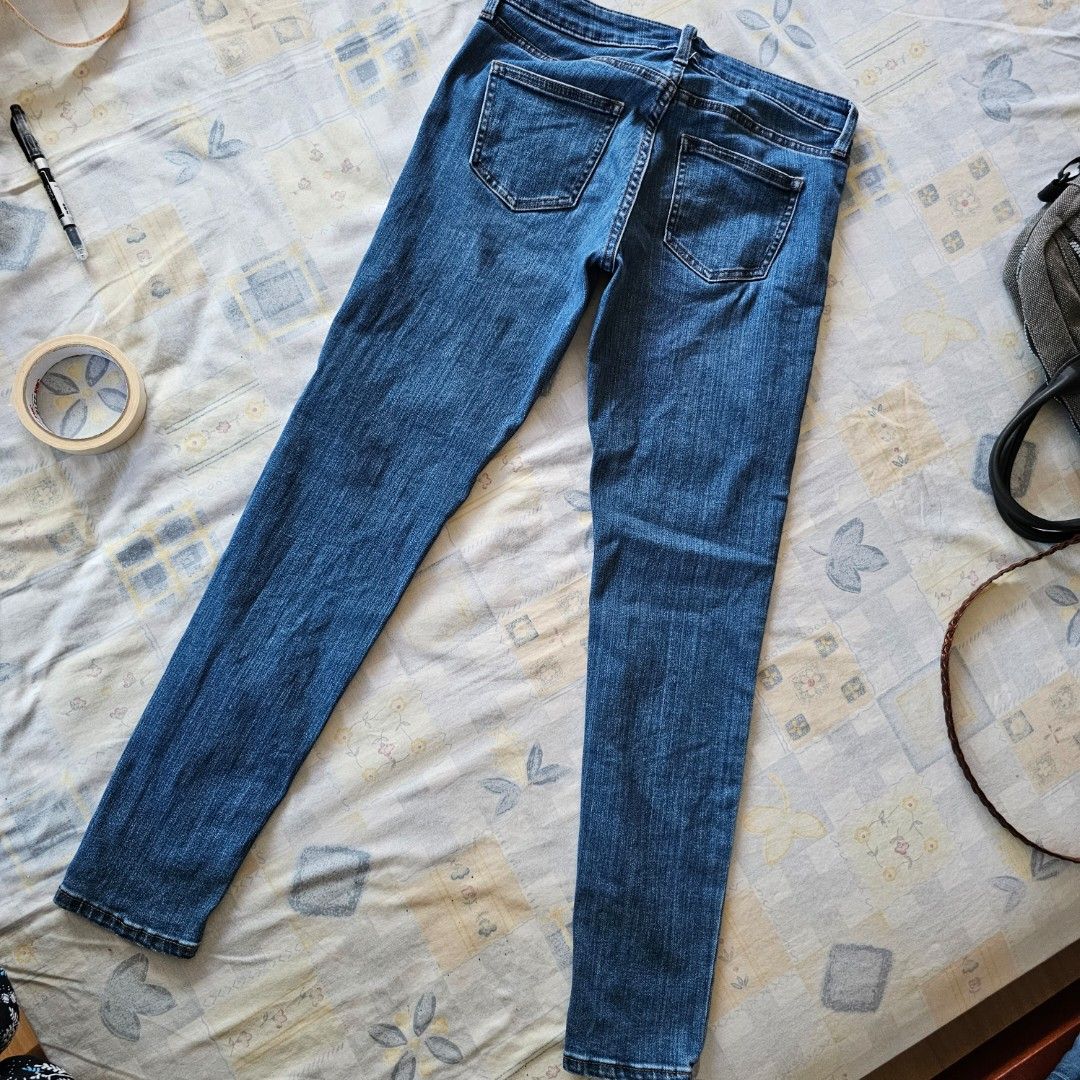 Uniqlo Skinny Jeans (24), Women's Fashion, Bottoms, Jeans on Carousell
