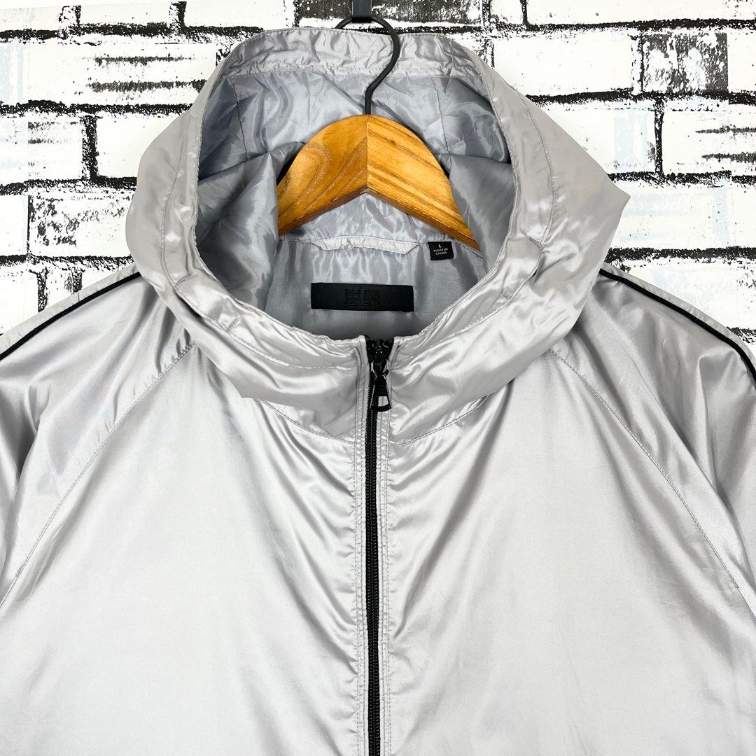 Uniqlo Zipper Hoodie Light Windbreaker Jacket Unisex Grey Silver Size Large