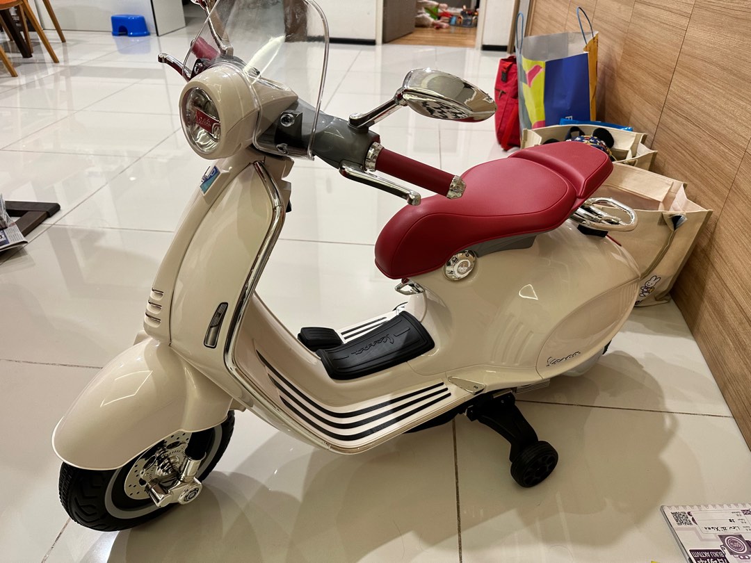 Jual Paso Ride On Motorcycle Vespa 946 Biru Terbaru