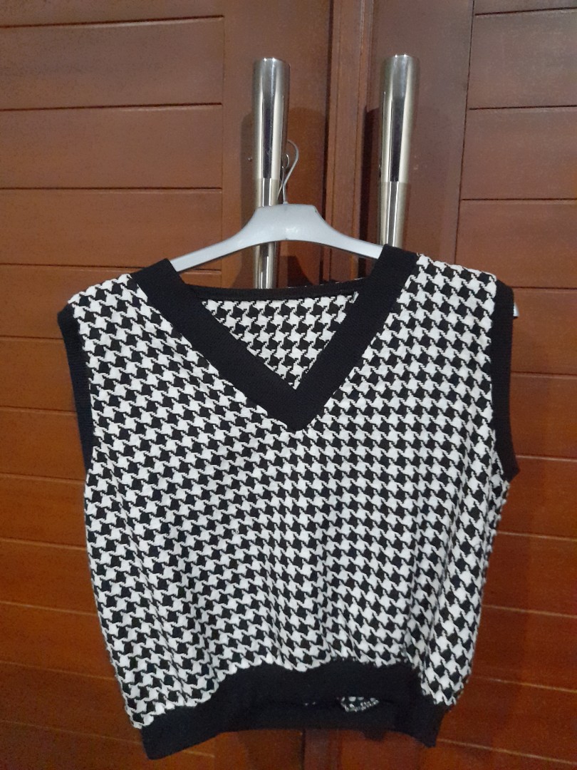 Vest houndstooth on Carousell
