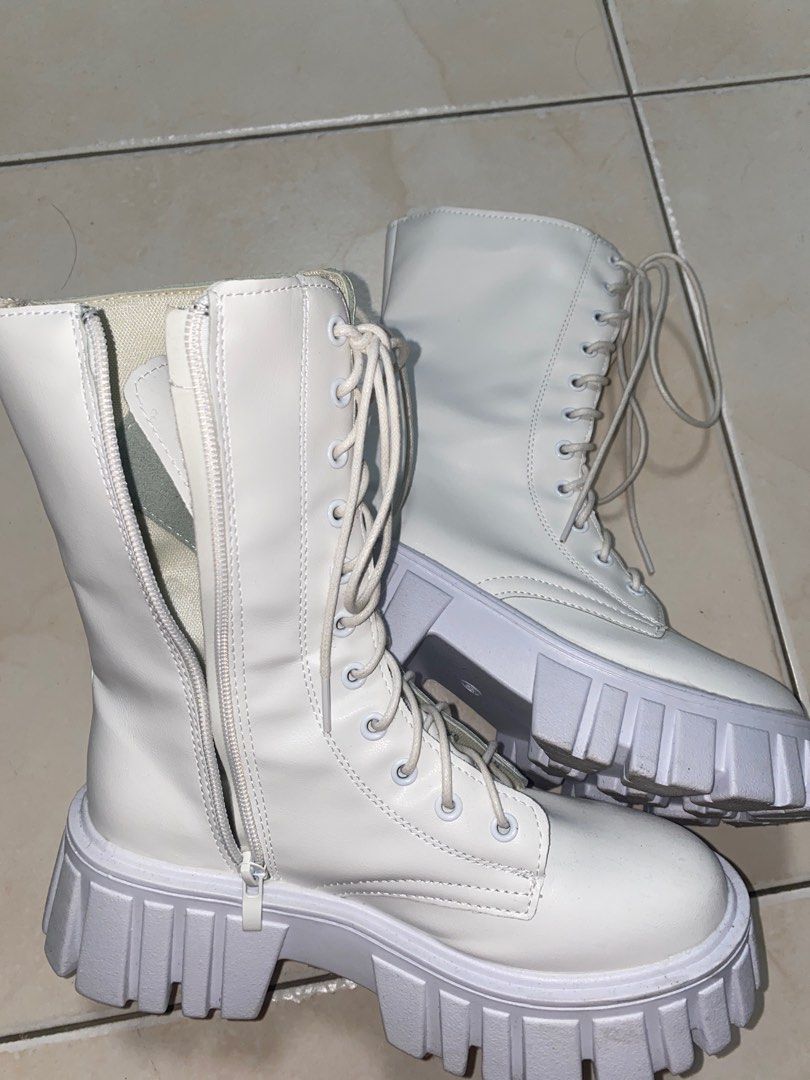 White knee clearance high combat boots