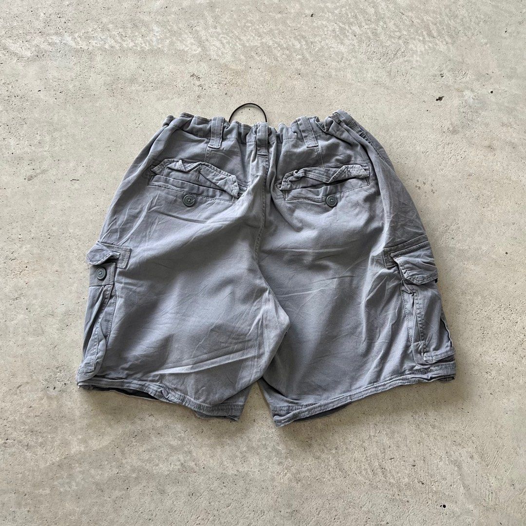 Y2K Unisex Grey Cargo Shorts, Women's Fashion, Bottoms, Shorts on Carousell
