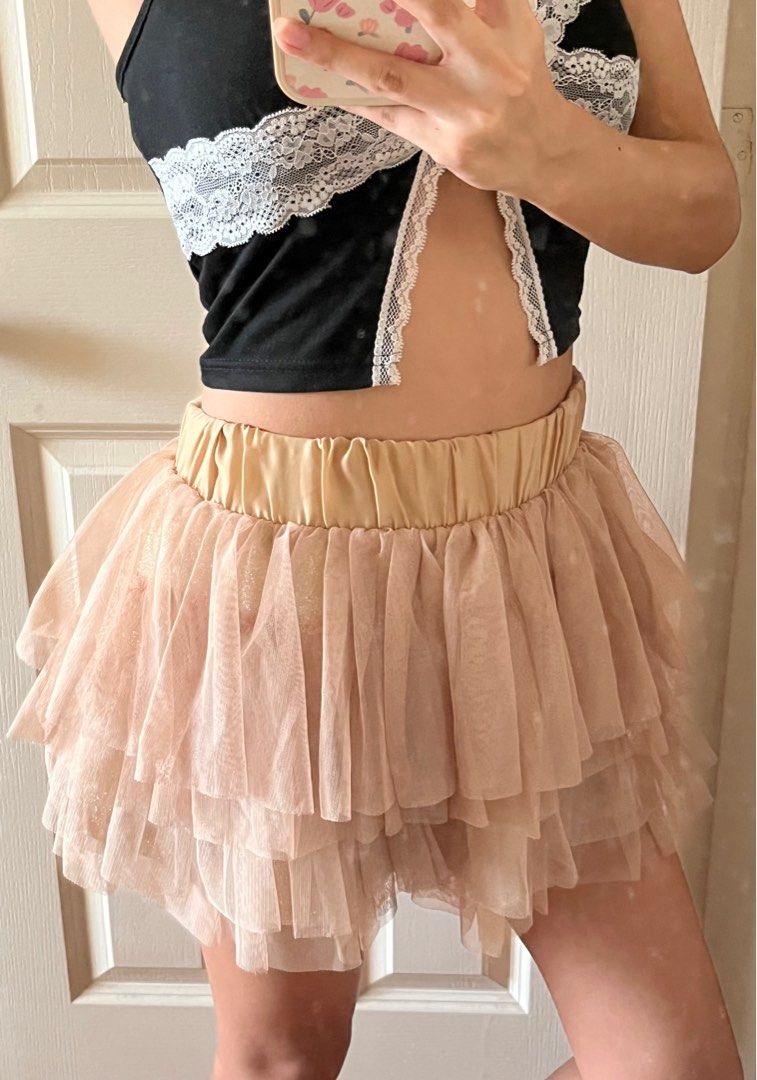 y2k zara sexy mesh tutu skirt (Category: Skirts) located in Muntinlupa City. Submitted by isa.declutters (Listing ID 1237952945, Image 2). Description: size s-m (stretchable).