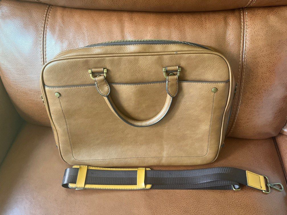 Zara laptop bag top
