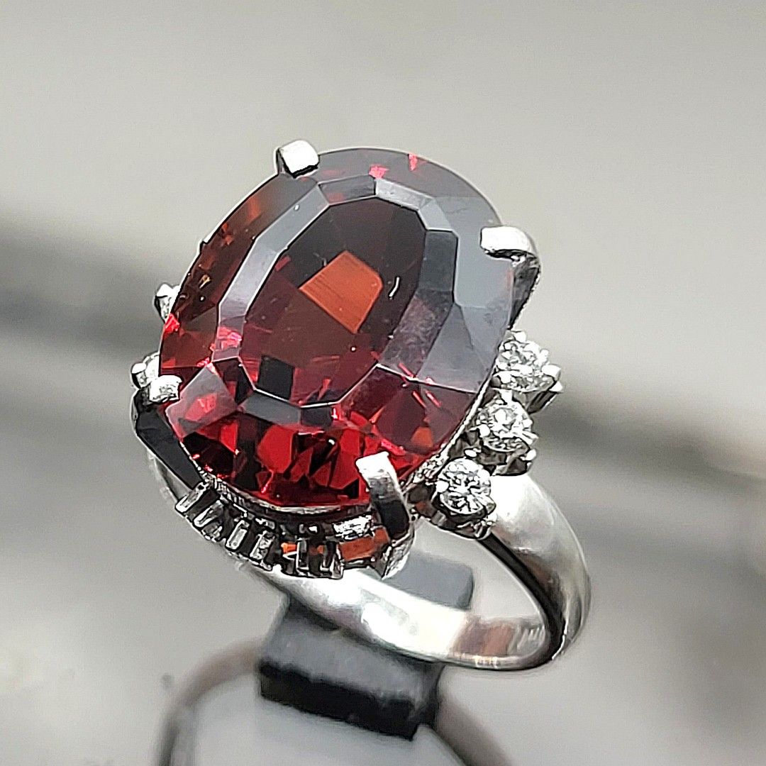 11.0 Carat Garnet Diamond Ring Set In PT900 w Cert Women s