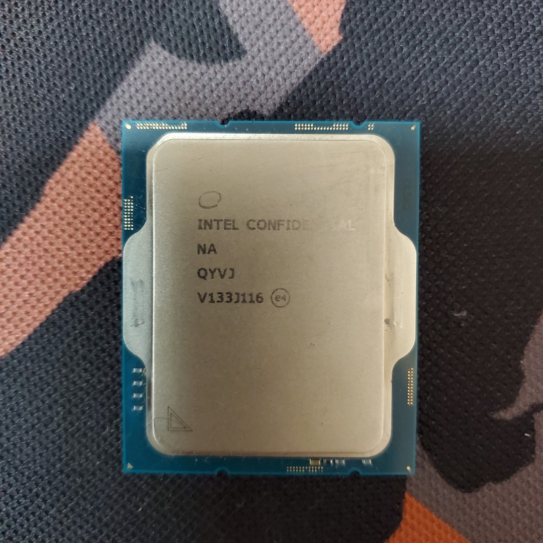 Intel® Core i5-12500 處理器QS正顯版, 電腦及科技產品, 電腦在旋轉拍賣