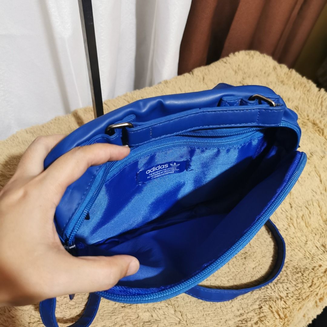 Adidas 3d hotsell crossbody bag