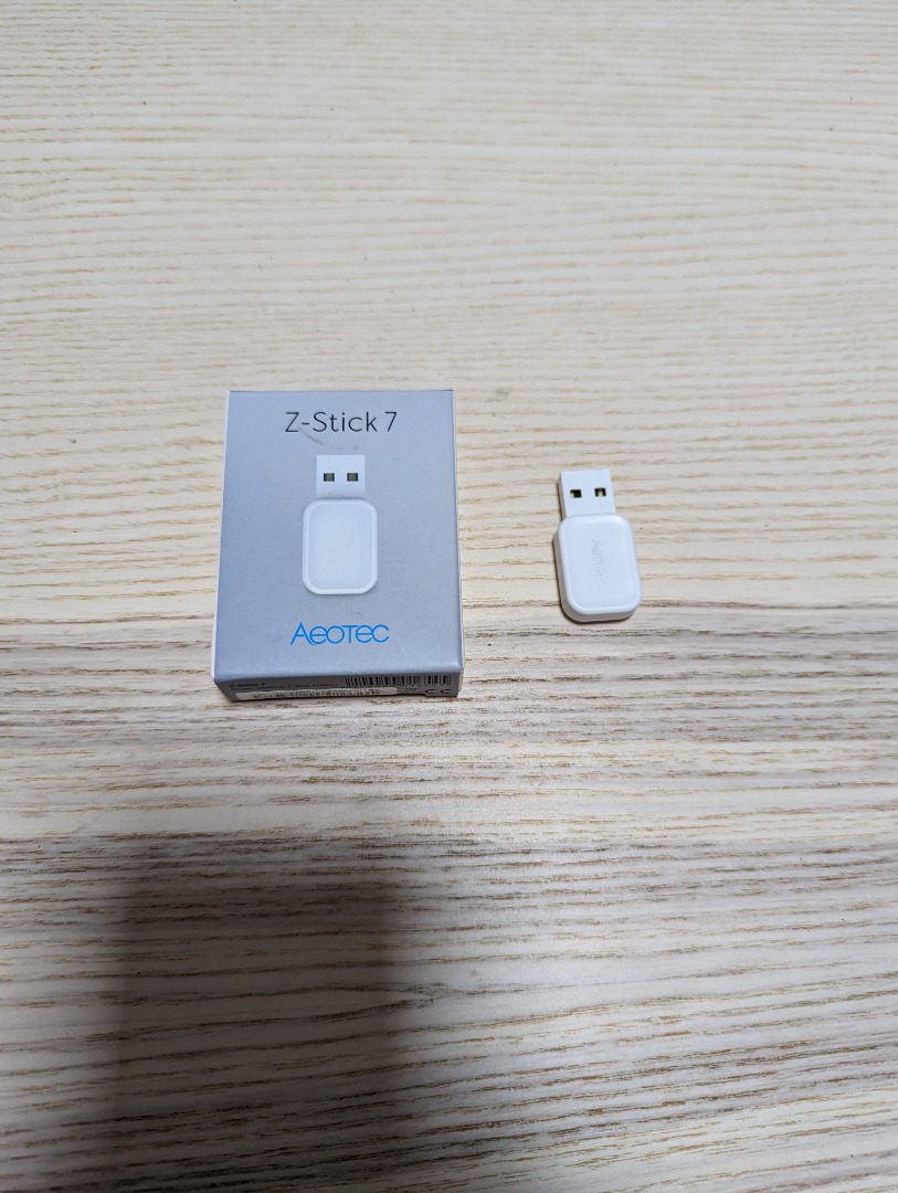 Aeotec ZStick 7 ZWave Plus V2 UK Version, TV & Home Appliances