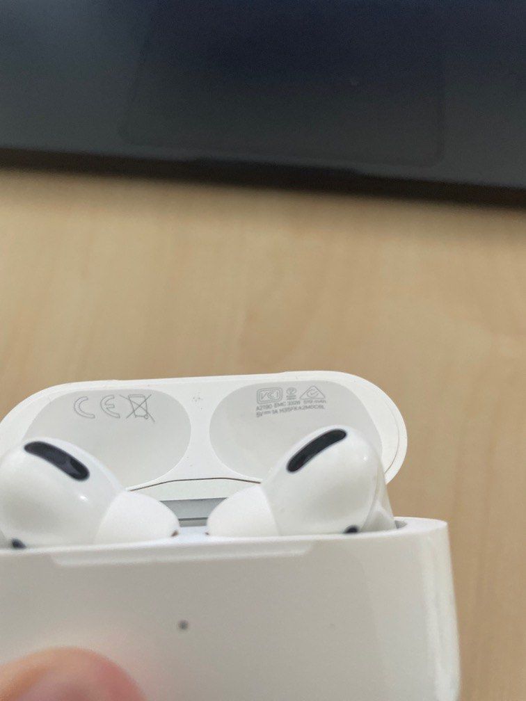 Second hand store airpods cex