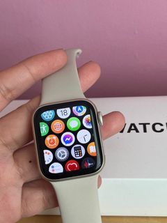 Apple Watch SE 2ND GEN- Starlight 40MM