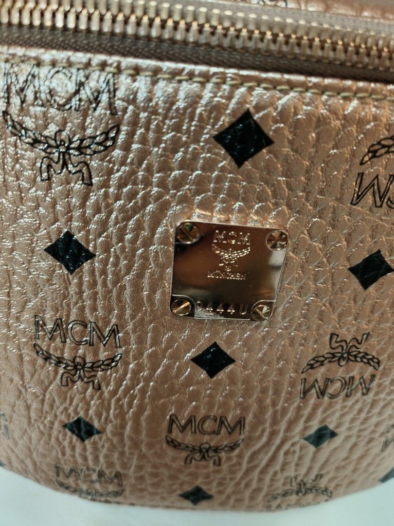 Mcm a5819 top