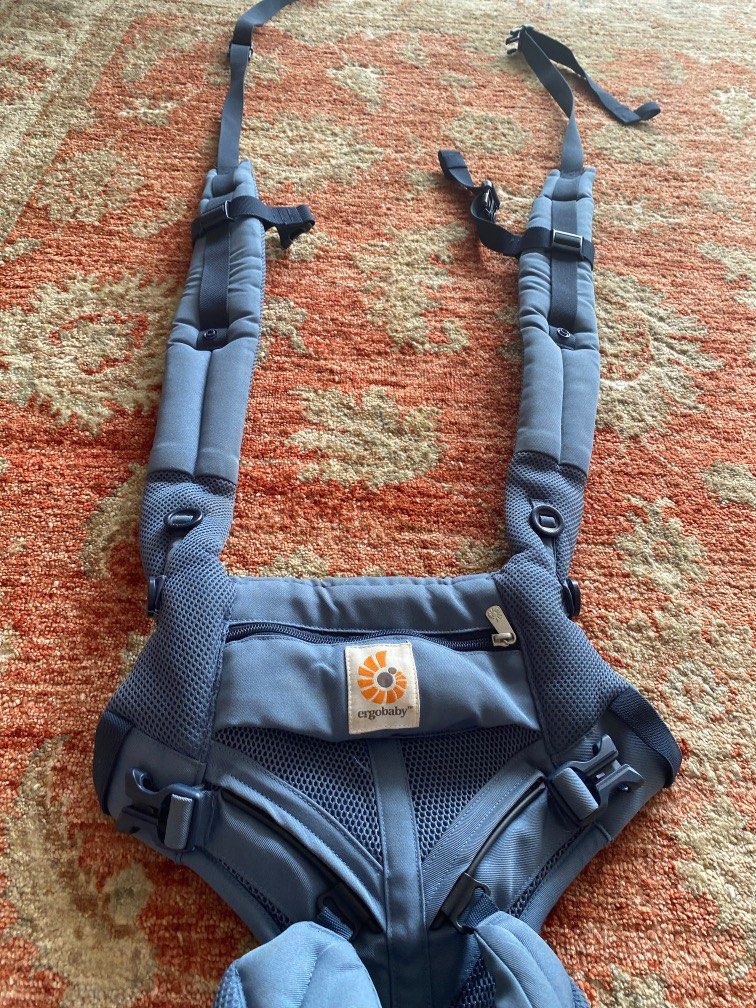 Baby ergo carrier, Babies & Kids, Going Out, Carriers & Slings on Carousell