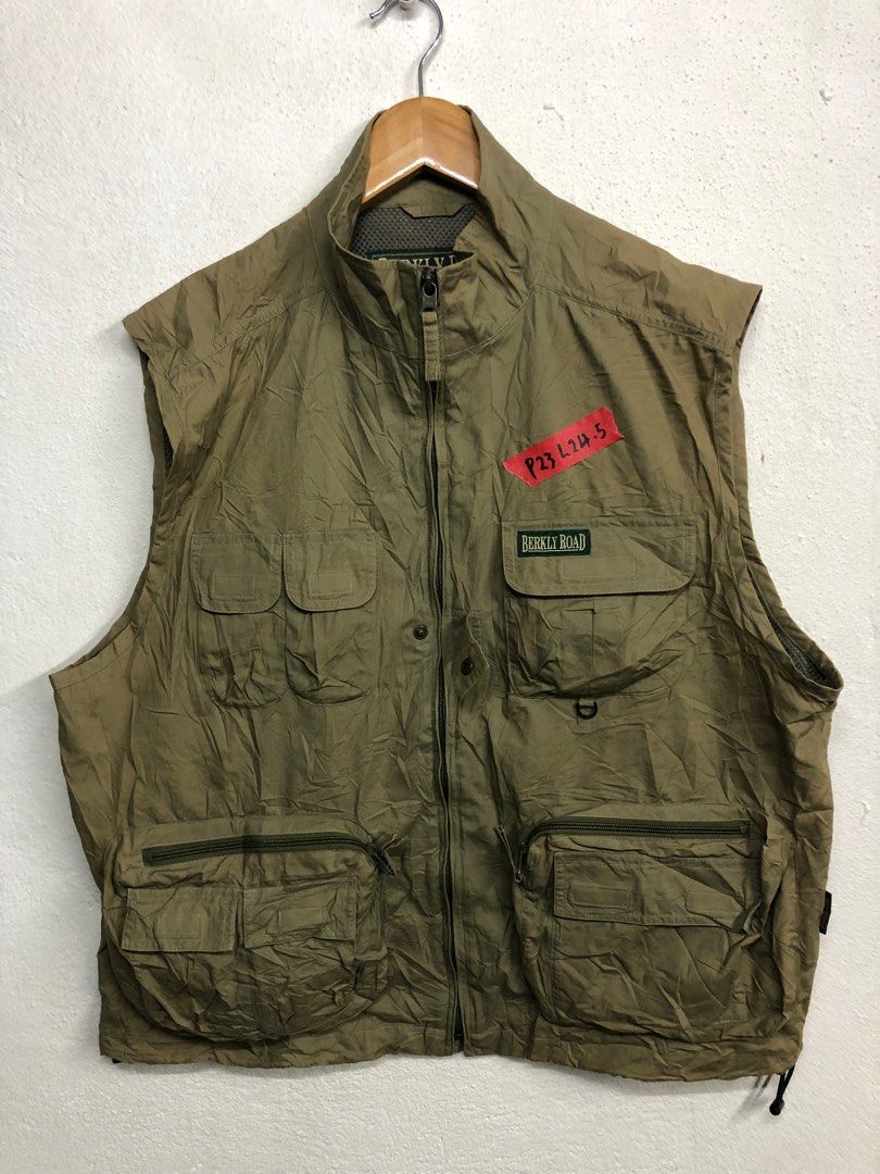 https://media.karousell.com/media/photos/products/2023/6/18/berkly_road_vests_1687094097_2b789ebb_progressive.jpg