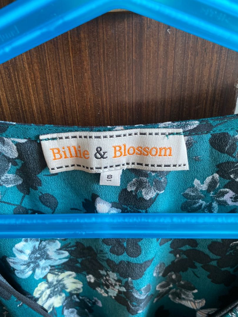 Billie and blossom sale navy floral dress