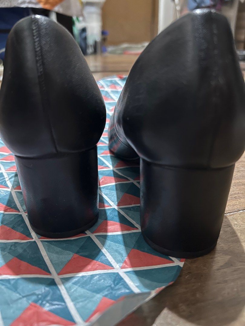 Aerosol shoes closing hot sale