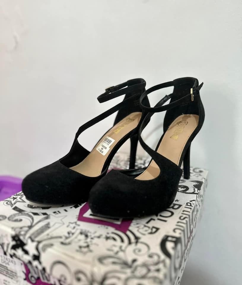 Black strappy heels payless hot sale