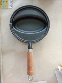 Cast Iron Egg Pan 22cm Wood Handle