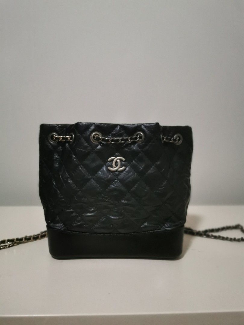 Chanel gabrielle size 24cm kulit made in france lengkap box, Fesyen Wanita,  Tas & Dompet di Carousell
