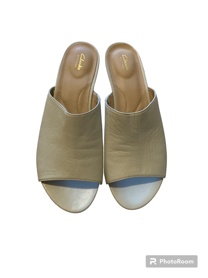Clarks Artisan White Leather Parram Waltz Low Wedge Slides Sandals