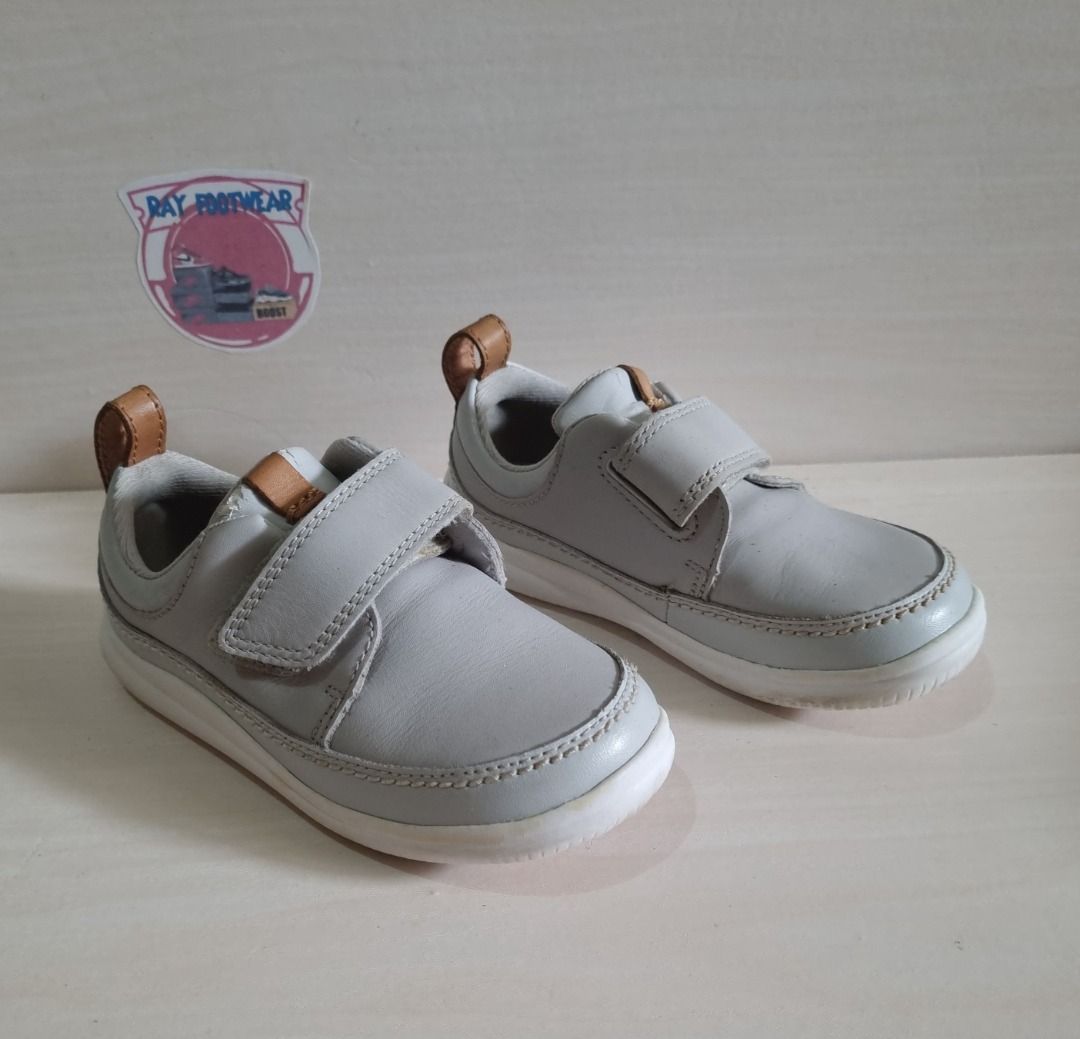 CLARKS Cloud Ember T 26140611 Grey Leather