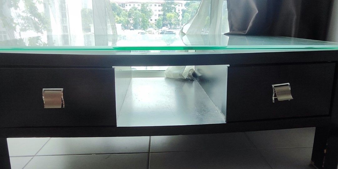 Coffee Table (Category: Tables & Sets) located in Puchong. Submitted by babazayn (Listing ID 1238090597, Image 3). Description: Coffee table Glass top Heavy Condition 70/100 see picture (slightly bend and scrath).