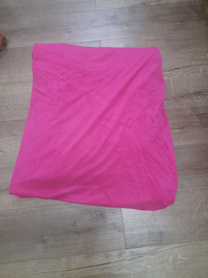 Comforter queen, Furniture & Home Living, Furniture, Other Home