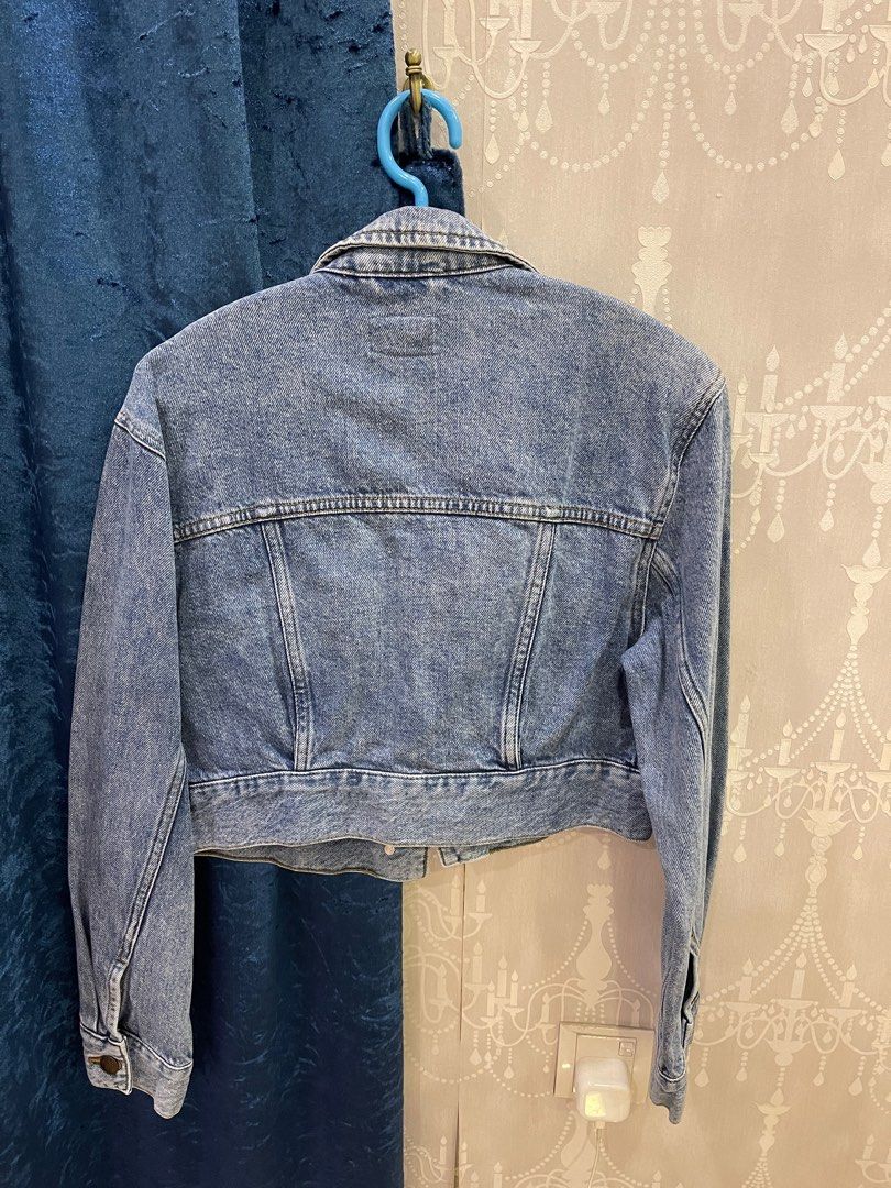 Acid-wash cropped jean jacket