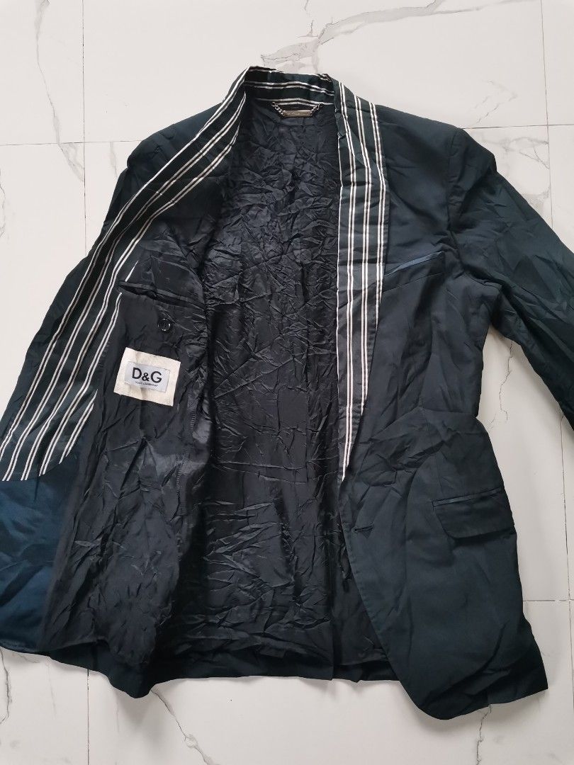 D&G suite (Category: Vests) located in Calapan. Submitted by lucasthrifts (Listing ID 1238239436, Image 2). Description: Excellent condition Needs dry cleaning only Small fit Navy blue 2500 add shipping fee.