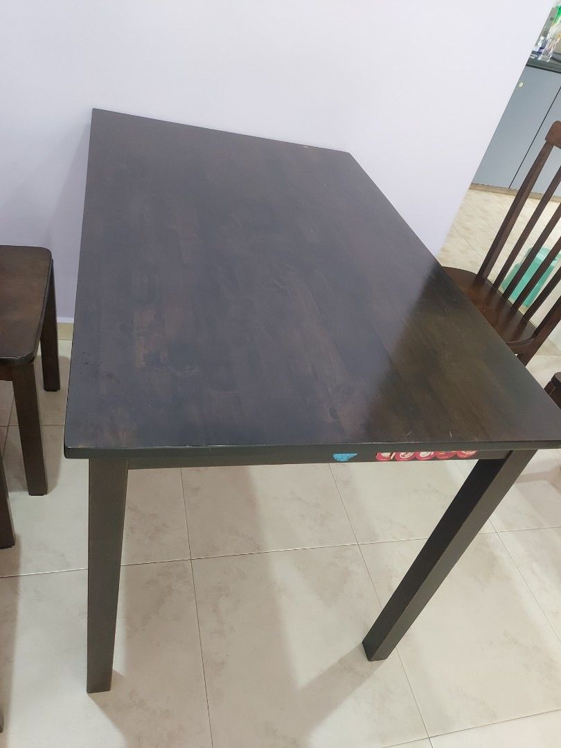 Dining table (Category: Tables & Sets) located in Singapore. Submitted by coreentai70 (Listing ID 1238135064, Image 2). Description: Good Condition. have abit scrape show in picture pg 3. Self collect and arrange own transport. Nor for fussy..