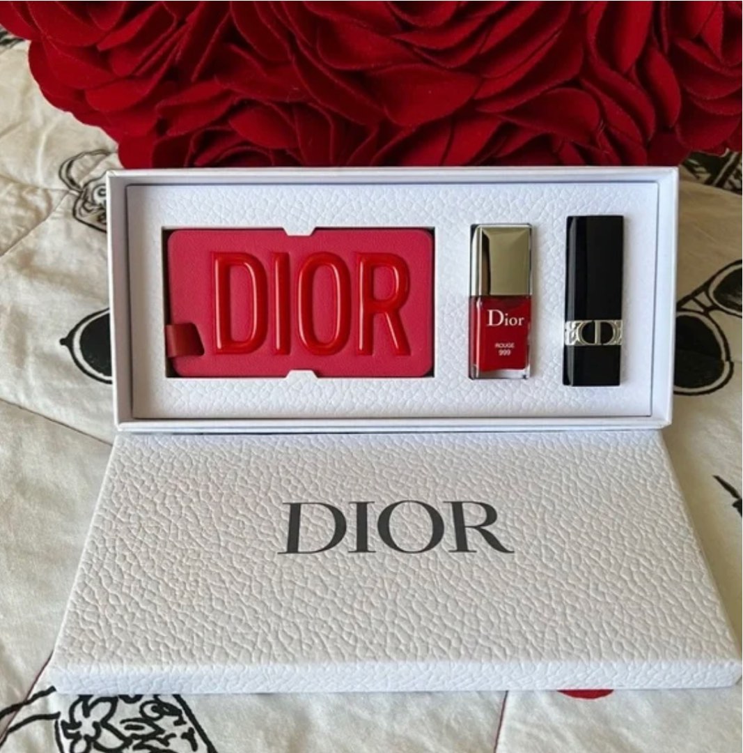Dior Gift Set 999 Rouge Dior Satin + Nail Polish + Luggage Tag