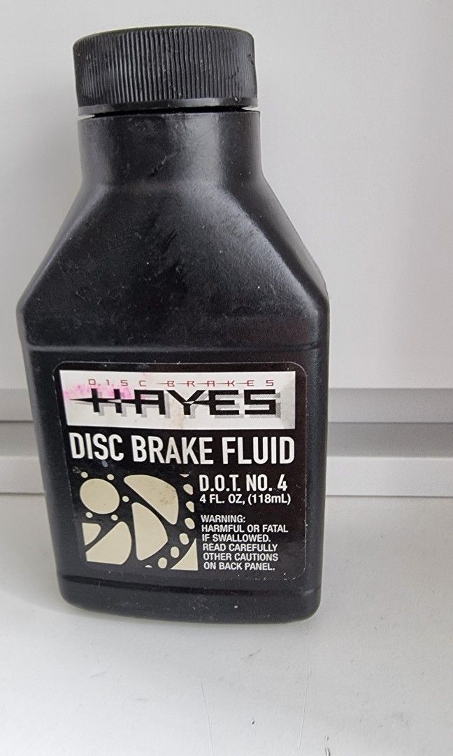 D.O.T 4 disc brake fluid 118ml, Sports Equipment, Bicycles & Parts
