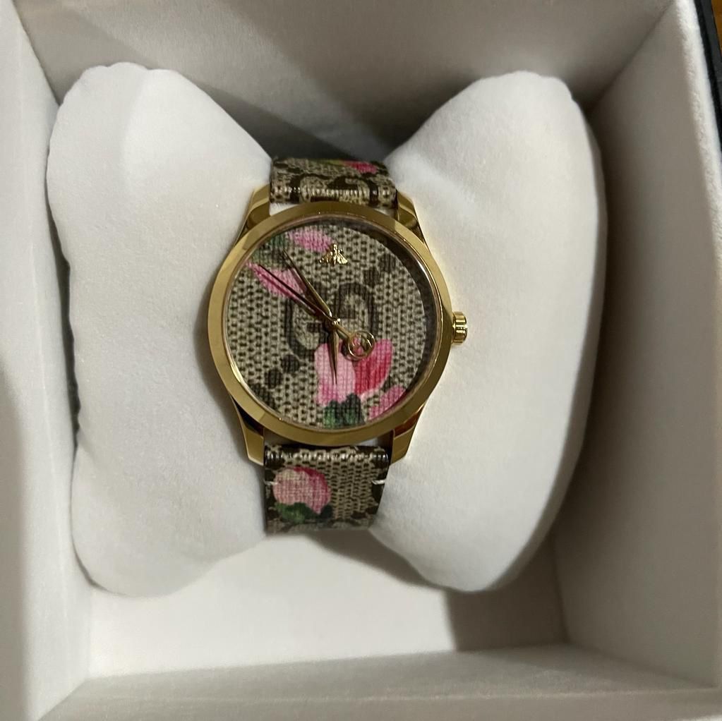 Gucci watch flower shop
