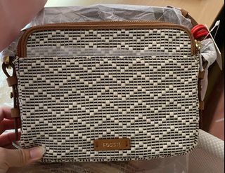 (Category: ) located in . Submitted by trendyjunkks (Listing ID 1238140460, Image 1). Description: .