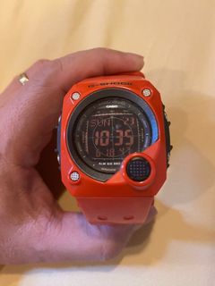 (Category: ) located in . Submitted by nike9988 (Listing ID 1238073364, Image 1). Description: .