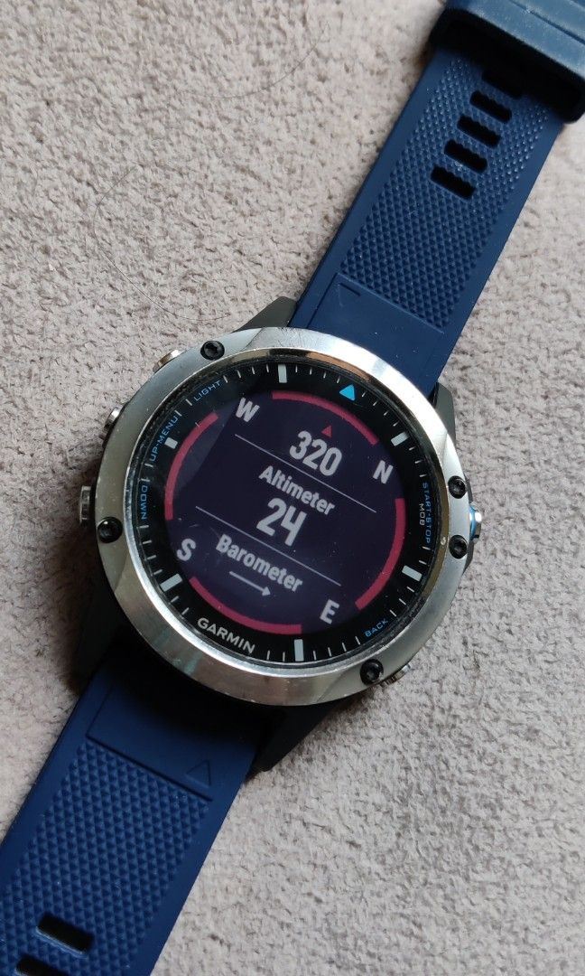 Quatix 5 vs fenix 5 store