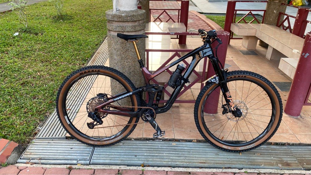 FULL CARBON Giant TRANCE X ADVANCED PRO 29 2 Sports Equipment Bicycles Parts Bicycles on Carousell