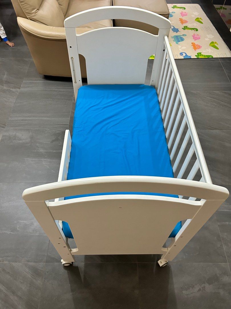 Good condition cot for babies/toddlers., Babies & Kids, Baby Nursery